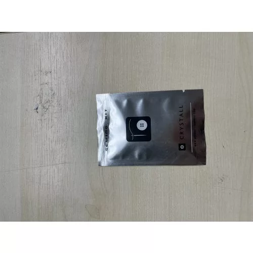 Nähset fürs Hotelzimmer im Aluminiumbeutel