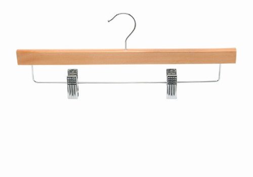 Kleiderbügel aus Holz mit Hosenklammern